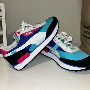 Women’s Puma Sneakers